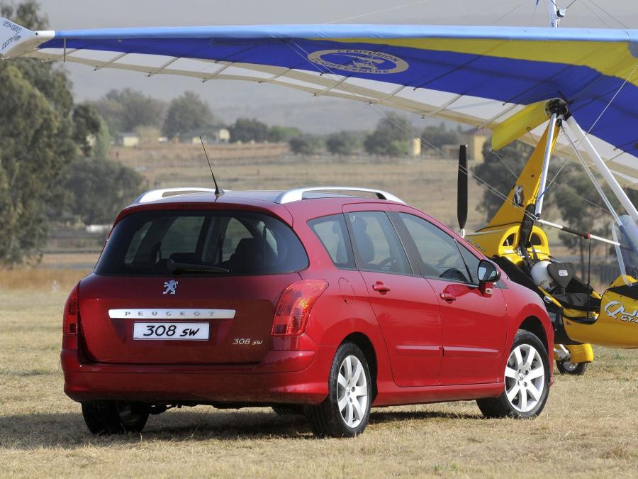  Peugeot 308 SW 2008 года  (ZA) (фото 5 из 17)